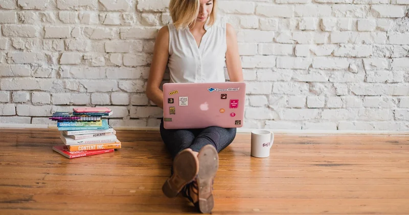 Mesurer l'earned media, l'owned media et le paid media : les KPIs qui comptent vraiment